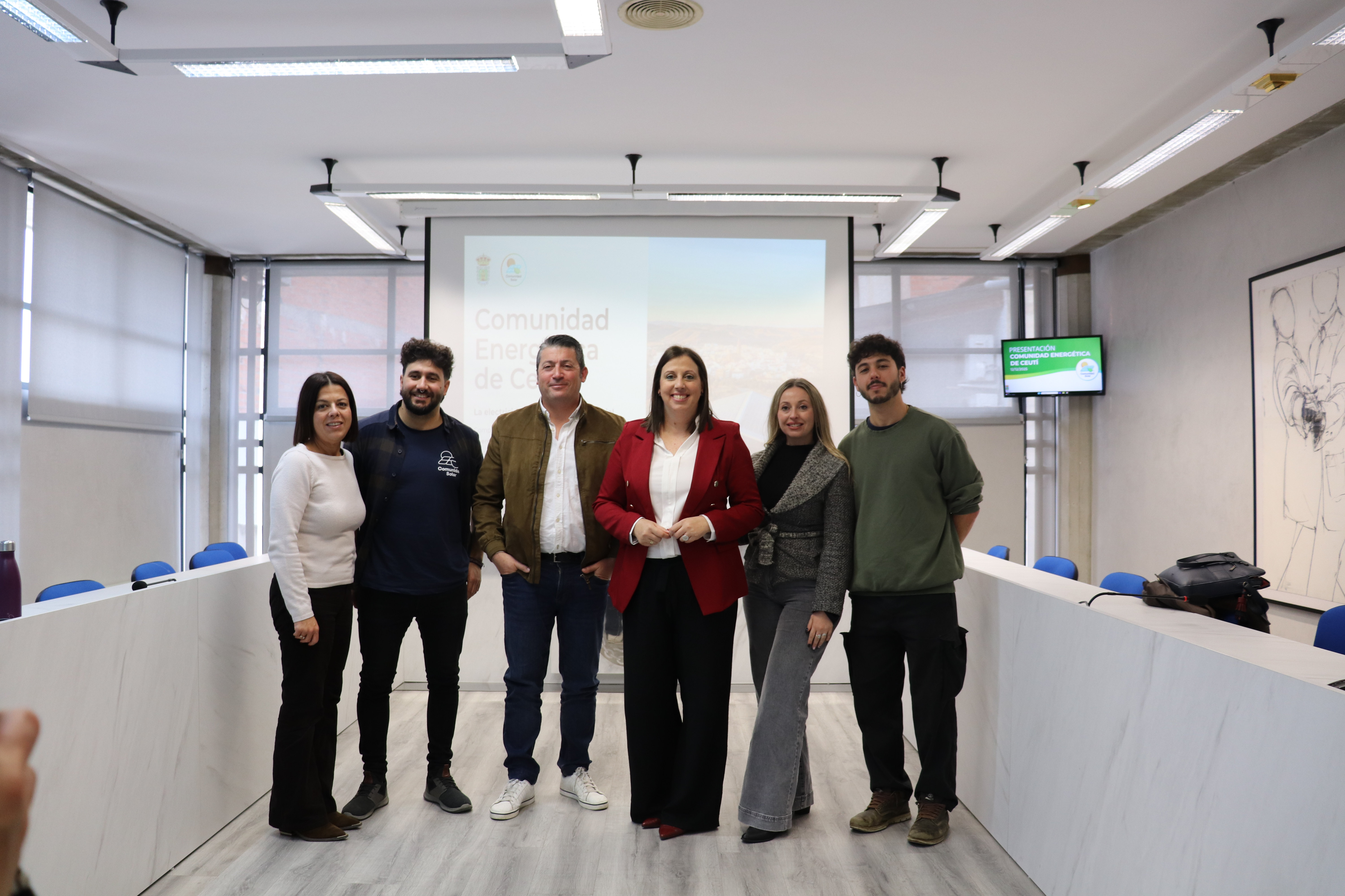 Presentación de la Comunidad Energética de Ceutí con vecinos y representantes municipales